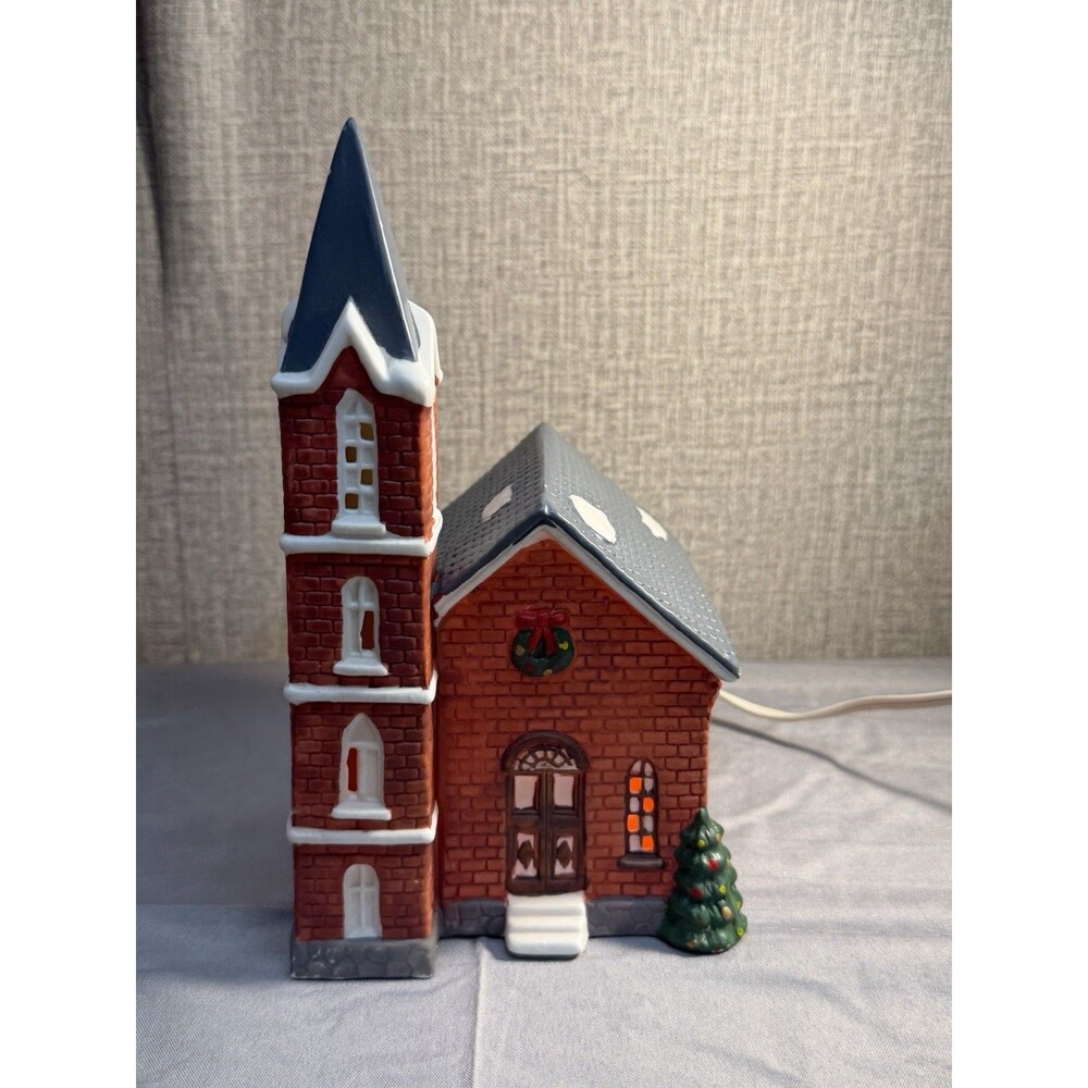Dickens Collectibles Porcelain Lighted Church House 27206 With Box